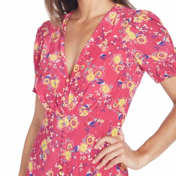 SALONI Dresses & Skirts - Saloni dress new with tags, size 8 US